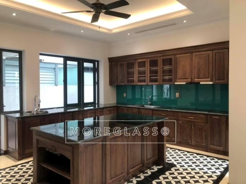 Mẫu nội thất tủ bếp gỗ óc chó đẹp, sang trong cho không gian bếp nhà bạn